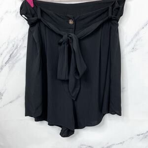 City Chic | Black Belted Flouncy City Shorts | L/20